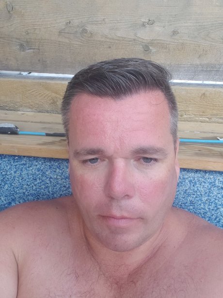 Foto di nudo di fuga di OnlyFans di Mark Cain