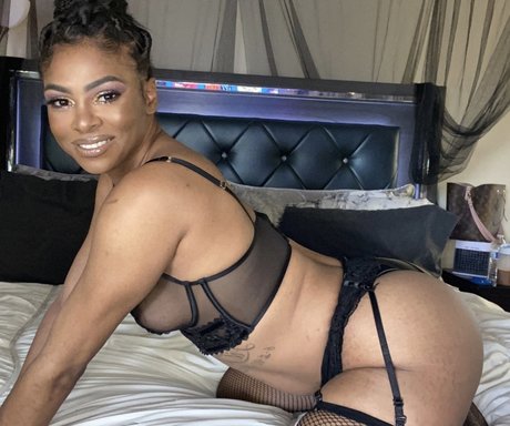 Foto di nudo di fuga di OnlyFans di Marie Chantelle Sf