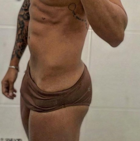 Foto di nudo di fuga di OnlyFans di Diego Mariano