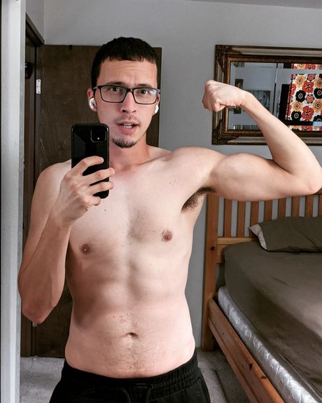 Foto di nudo di fuga di OnlyFans di Marco Harts