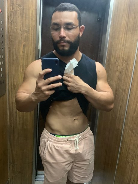 Foto di nudo di fuga di OnlyFans di Marclio