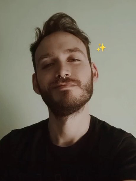 Foto di nudo di fuga di OnlyFans di  Marco 