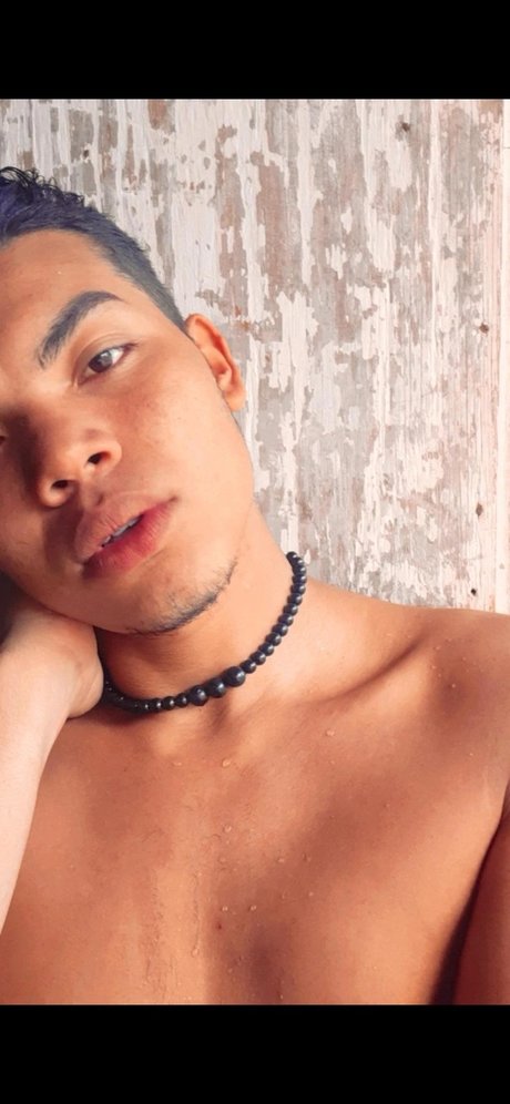 Foto di nudo di fuga di OnlyFans di Deonis Calleja