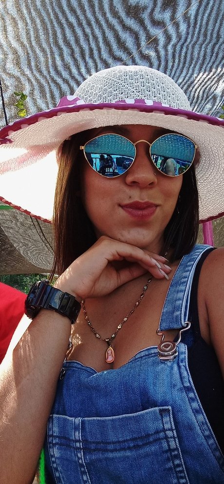 Foto di nudo di fuga di OnlyFans di Laura Manuela Meza