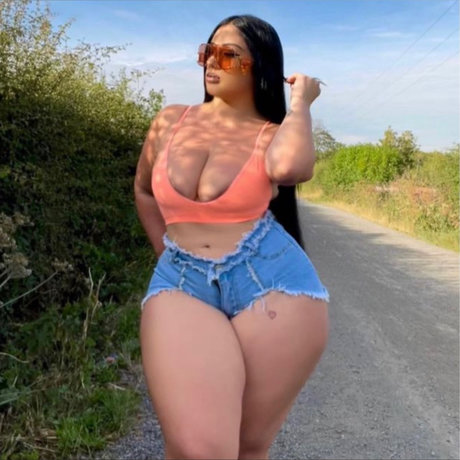 Foto di nudo di fuga di OnlyFans di Mamaciitta