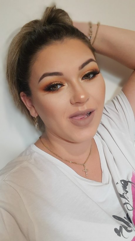 Foto di nudo di fuga di OnlyFans di Alina