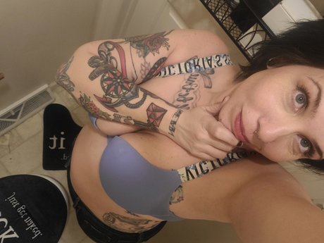 Foto di nudo di fuga di OnlyFans di Makeamericadeadagain