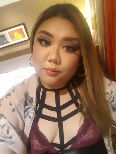 Foto di nudo di fuga di OnlyFans di Mae