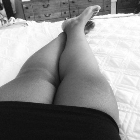 Foto di nudo di fuga di OnlyFans di Elle
