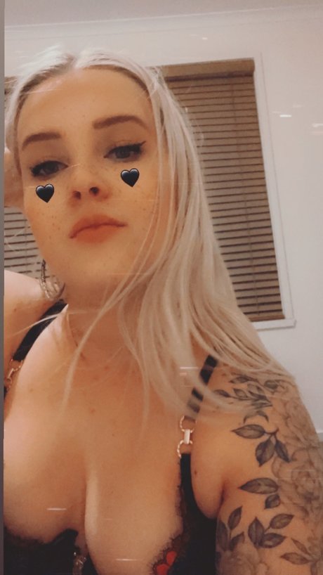 Foto di nudo di fuga di OnlyFans di Maddi