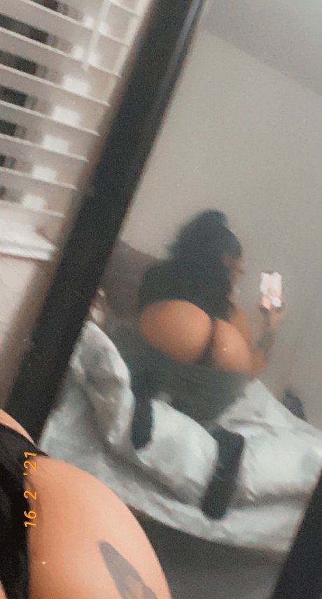 Foto di nudo di fuga di OnlyFans di Melo