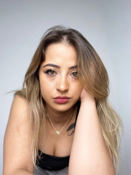 Foto di nudo di fuga di OnlyFans di Georgi Free