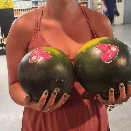 Foto di nudo di fuga di OnlyFans di Megan Louise