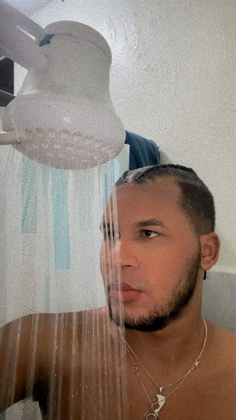 Foto di nudo di fuga di OnlyFans di Medrano