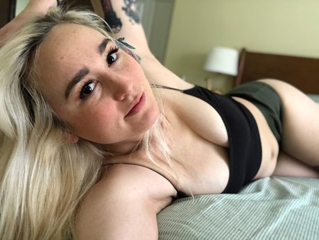 Foto di nudo di fuga di OnlyFans di Bree Sandin