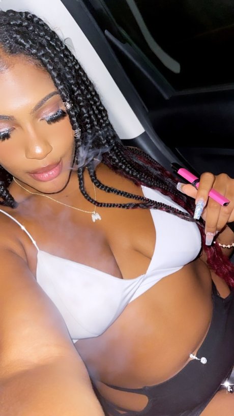 Foto di nudo di fuga di OnlyFans di Brownskin Mami 