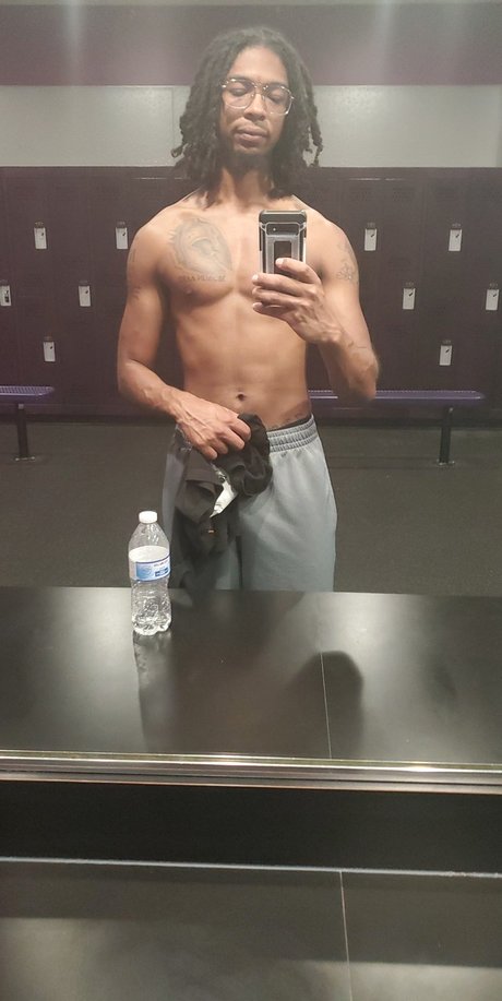 Foto di nudo di fuga di OnlyFans di Malik