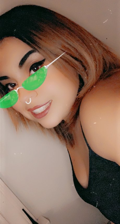 Foto di nudo di fuga di OnlyFans di Maze