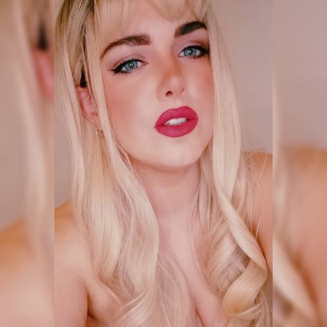 Foto di nudo di fuga di OnlyFans di May 