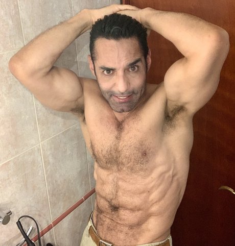 Foto di nudo di fuga di OnlyFans di Maxxxeur