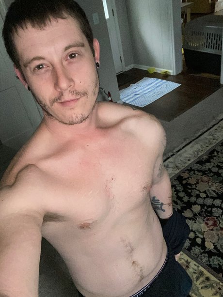 Foto di nudo di fuga di OnlyFans di Max Hunt