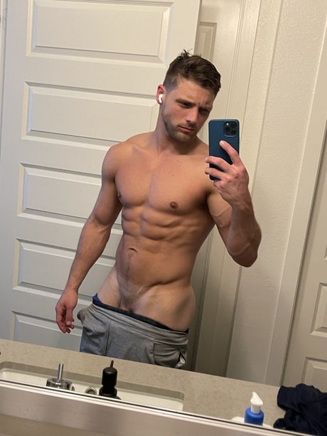 Foto di nudo di fuga di OnlyFans di Max