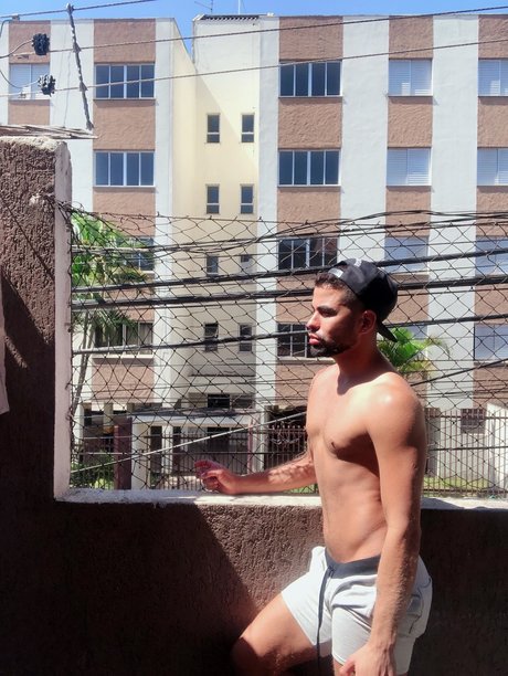 Foto di nudo di fuga di OnlyFans di Max Bootyxxx