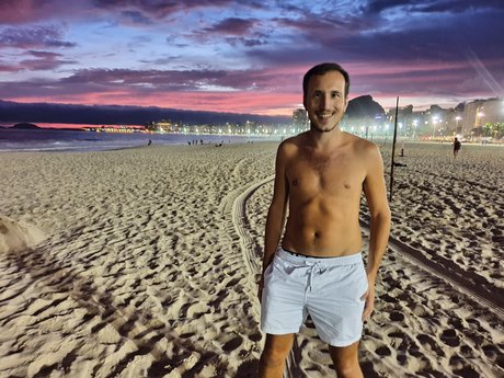 Foto di nudo di fuga di OnlyFans di Max Angel
