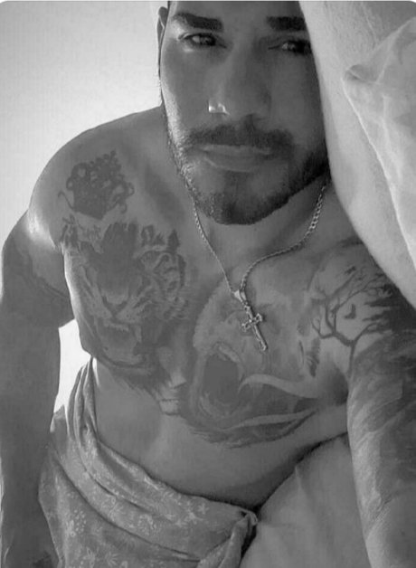 Foto di nudo di fuga di OnlyFans di Max