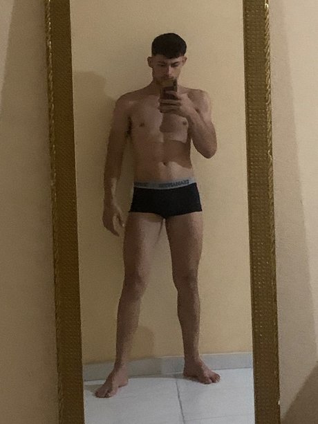 Foto di nudo di fuga di OnlyFans di Mauricelio Olivindo