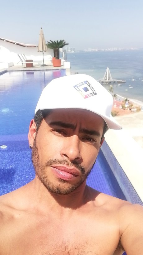 Foto di nudo di fuga di OnlyFans di M A T E O