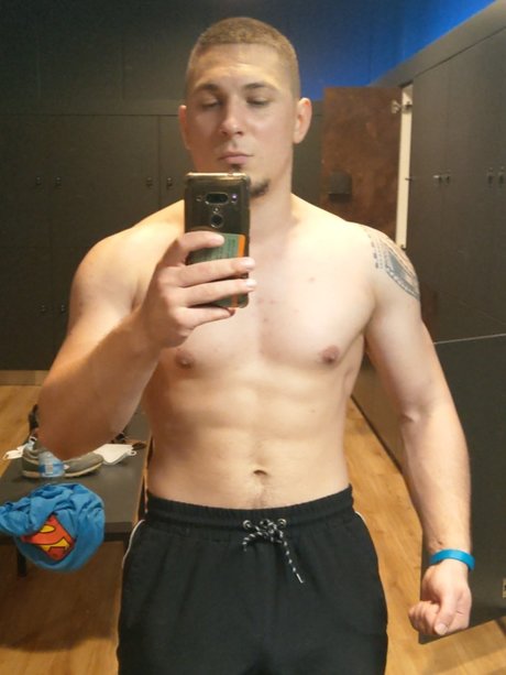Foto di nudo di fuga di OnlyFans di Masterboombastic