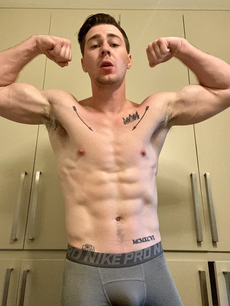 Foto di nudo di fuga di OnlyFans di Mason Skyy