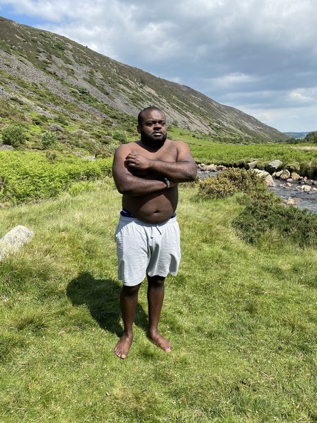 Foto di nudo di fuga di OnlyFans di Masked Black Chub