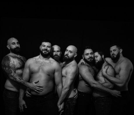 Foto di nudo di fuga di OnlyFans di Mascular