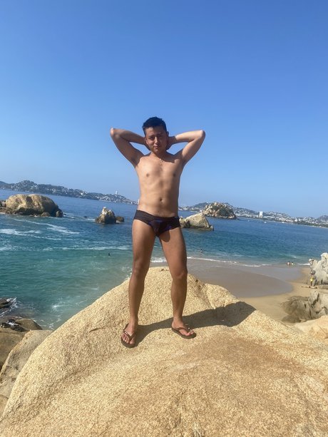 Foto di nudo di fuga di OnlyFans di Luis Mrquez