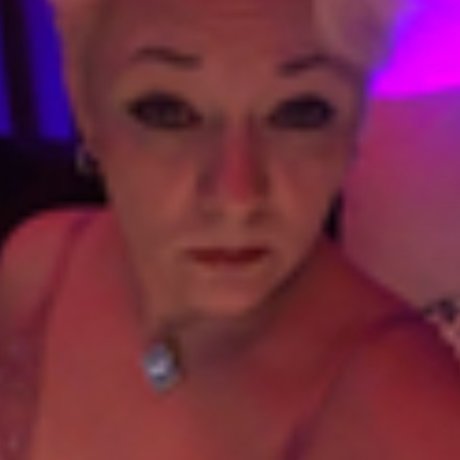 Foto di nudo di fuga di OnlyFans di Mina