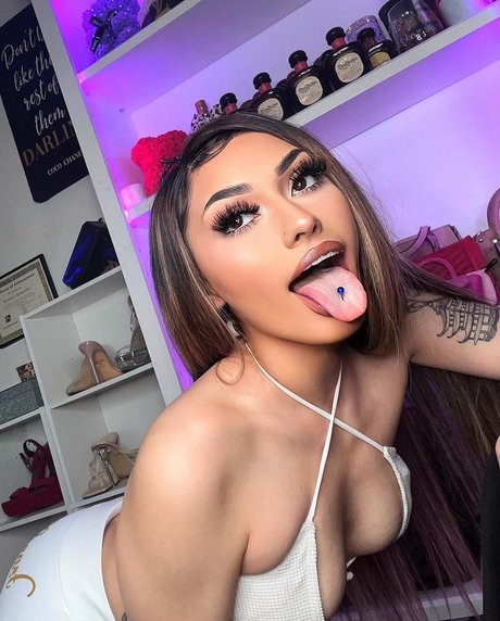 Foto di nudo di fuga di OnlyFans di Minaxo