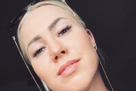 Foto di nudo di fuga di OnlyFans di Mimosa