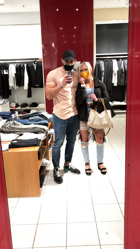 Foto di nudo di fuga di OnlyFans di Fries And A Shake