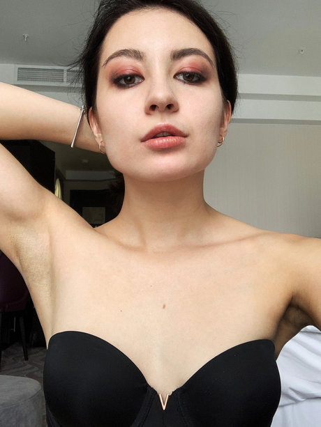 Foto di nudo di fuga di OnlyFans di Milena Siberia