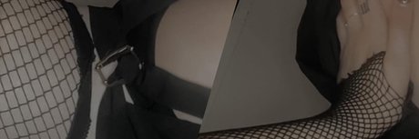 Foto di nudo di fuga di OnlyFans di Mika