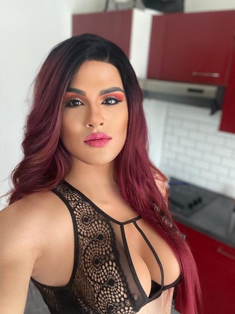 Foto di nudo di fuga di OnlyFans di Mikaella
