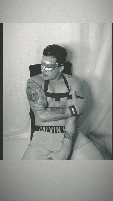Foto di nudo di fuga di OnlyFans di Miguel Diaz