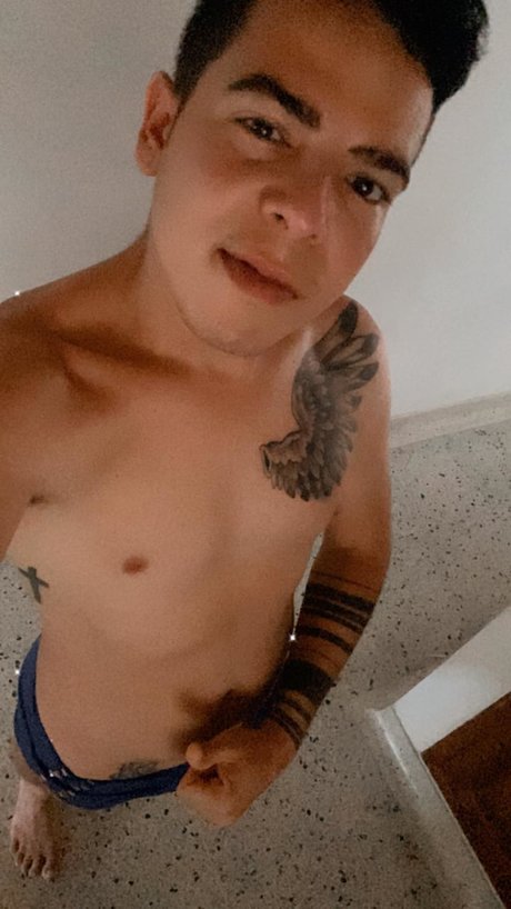 Foto di nudo di fuga di OnlyFans di Miguel B Garrido 