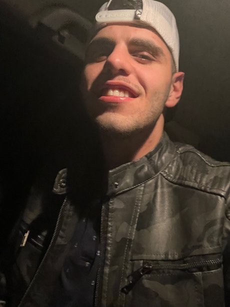 Foto di nudo di fuga di OnlyFans di Midsavy