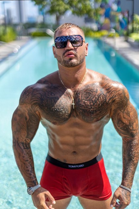 Foto di nudo di fuga di OnlyFans di Eros Dixxson