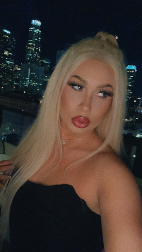 Foto di nudo di fuga di OnlyFans di Miamimoon