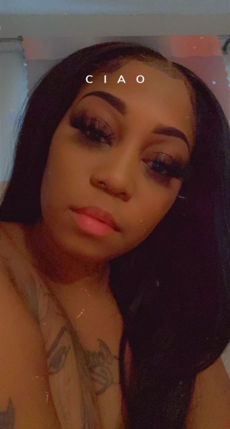 Foto di nudo di fuga di OnlyFans di Ohshebitch