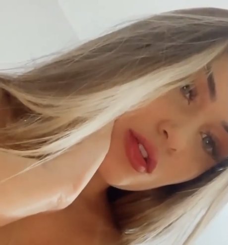 Foto di nudo di fuga di OnlyFans di Mia
